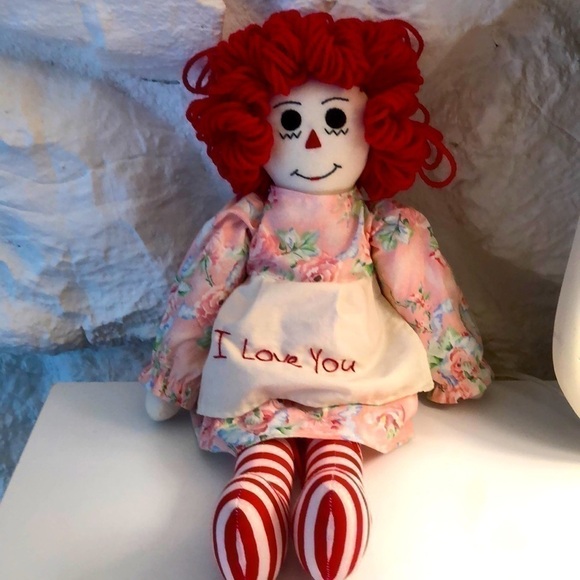 VINTAGE RAGGEDY ANN PLUSH DOLL WITH I LOVE YOU SKIRT - Picture 1 of 5